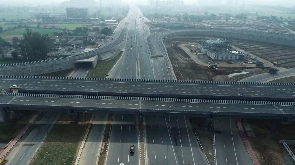 Road Safety: SC Asks 23 States, 7 UTs To File Reports On Compliance Of Legal Provisions, Rules | Mobility News  zeenews.india.com