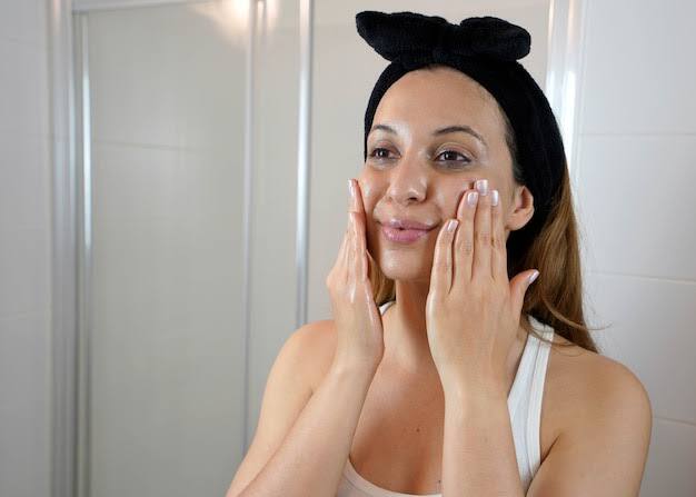Why Cleansing Oils Are a Must-Have for Your Skincare Routine Why Cleansing Oils Are a Must-Have for Your Skincare Routine