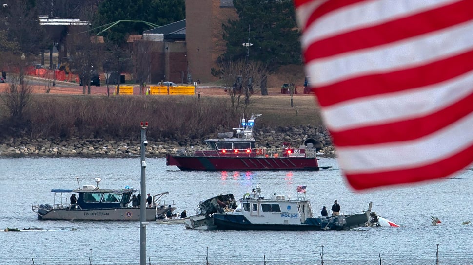 Big Revelations In DC Plane Crash: Staffing In Control Tower ‘Not Normal’; Black Box Recovered | 10 Updates Big Revelations In DC Plane Crash: Staffing In Control Tower ‘Not Normal’; Black Box Recovered | 10 Updates