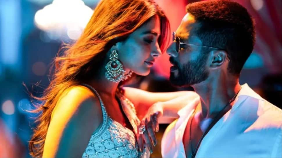 Deva: Netizens Praises Shahid Kapoor And Pooja Hedge's Undeniable Chemistry