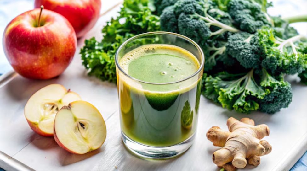 Smoothie with Leafy Greens and Ginger