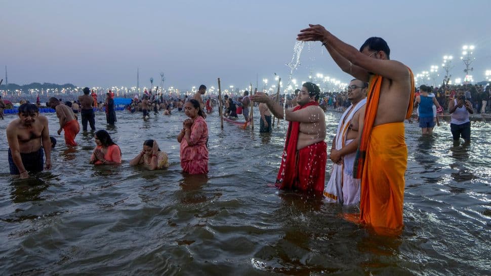 Yogi Govt Comes With 'Operation Eleven' To Manage Crowds During Basant Panchami Amrit Snan Yogi Govt Comes With 'Operation Eleven' To Manage Crowds During Basant Panchami Amrit Snan