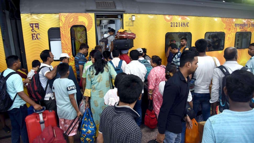 Tejas Express Features
