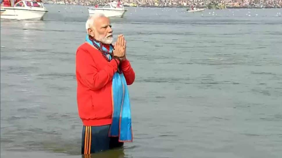 Maha Kumbh 2025: PM Modi Takes Holi Dip At Triveni Sangam In Prayagra – Watch