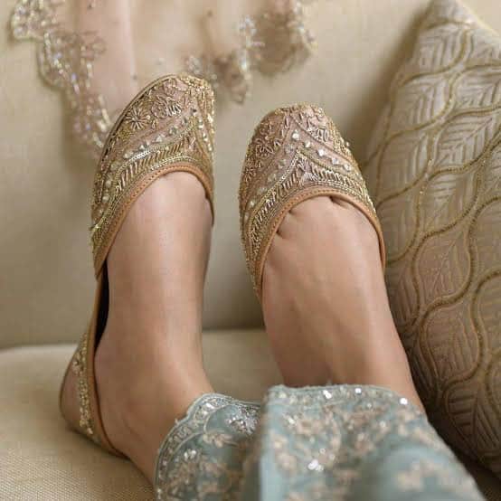 Juttis at Myntra Fashion Carnival: 6th February to 12th February