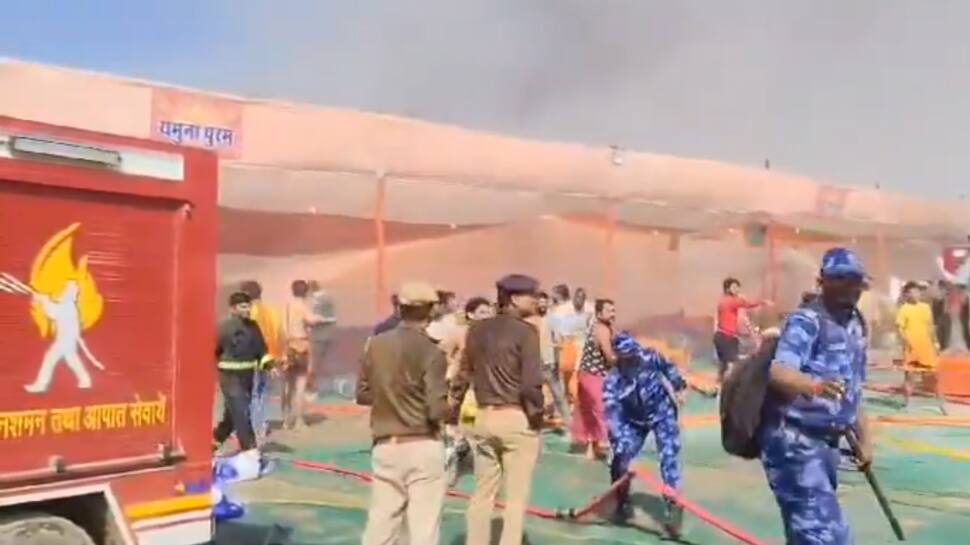 Maha Kumbh Mela Fire: Massive Blaze Reported In Yamuna Puram Sector, Rescue On | Video