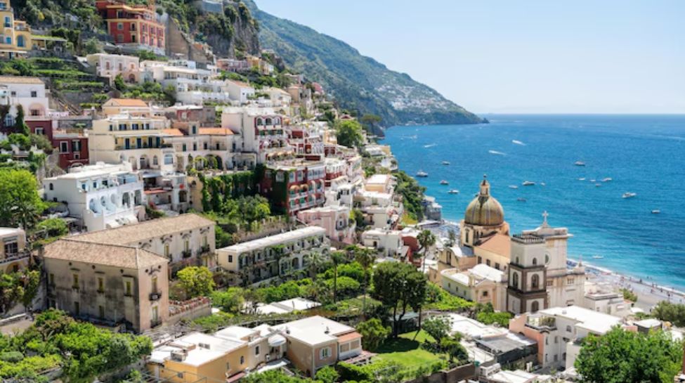 Italy: 64.5 million visitors