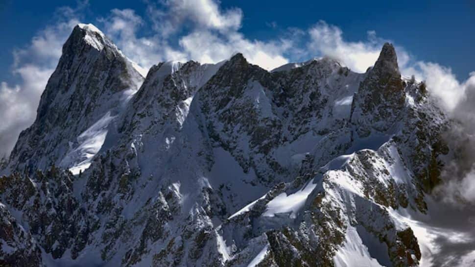 Makalu (8,485 meters / 27,838 feet)