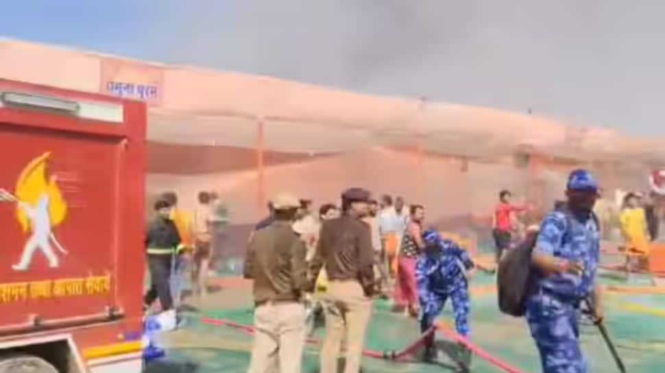 Fire In 'Kalpvasi' Tent At Maha Kumbh After Gas Leak, No Casualties Reported Fire In 'Kalpvasi' Tent At Maha Kumbh After Gas Leak, No Casualties Reported