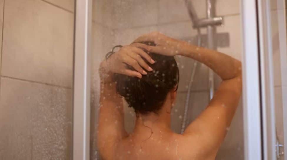 Hot Showers vs. Healthy Skin: Why Winter Calls For A Gentle Skincare Approach? Hot Showers vs. Healthy Skin: Why Winter Calls For A Gentle Skincare Approach?