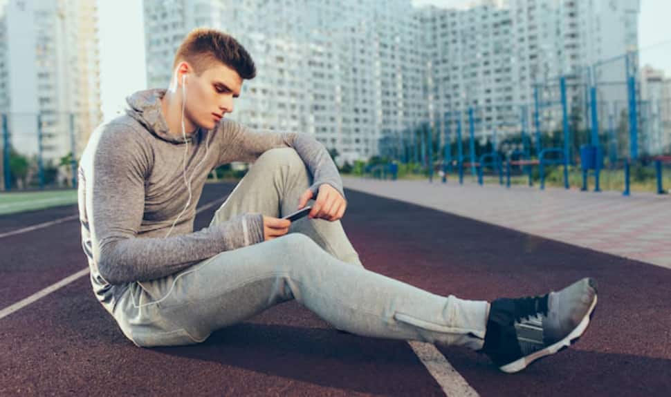 Upgrade Your Athleisure: Top Men Track Pants to Grab at Myntra Fashion Carnival Sale