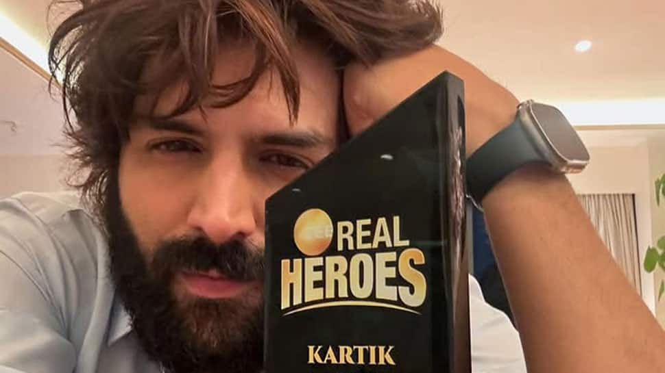 Kartik Aaryan Poses With His Zee Real Heroes 2024 Trophy, Wins 'Best Actor' Award For 2 Films