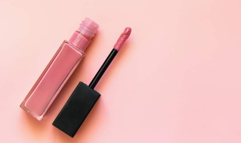 Gloss Up: High-Shine Lip Gloss for Every Event