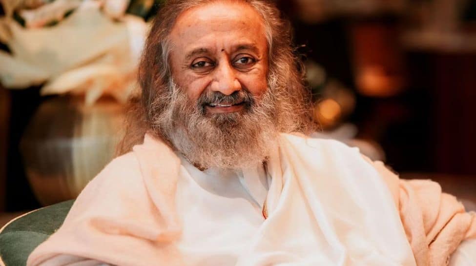 5 Life-Changing Tips From Sri Sri Ravi Shankar to Silence Troubling Thoughts