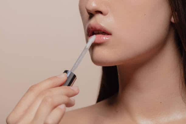 Glossy Perfection: The Ultimate Guide to Lip Gloss for Hydrated and Shiny Lips