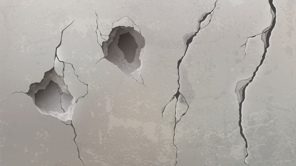 Earthquake Of 6.1 Magnitude Strikes Nepal, Tremors Felt In Bihar | World News  zeenews.india.com