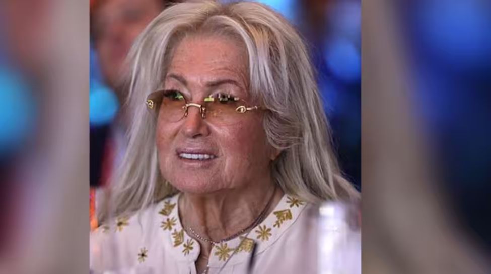 Miriam Adelson And Family