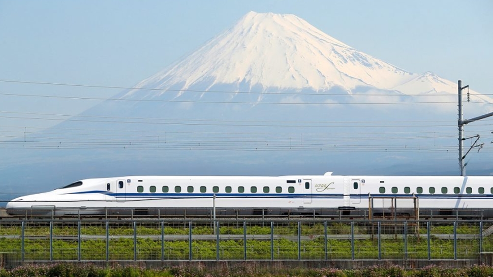 8. Shinkansen N700S (Japan) – 360 km/h