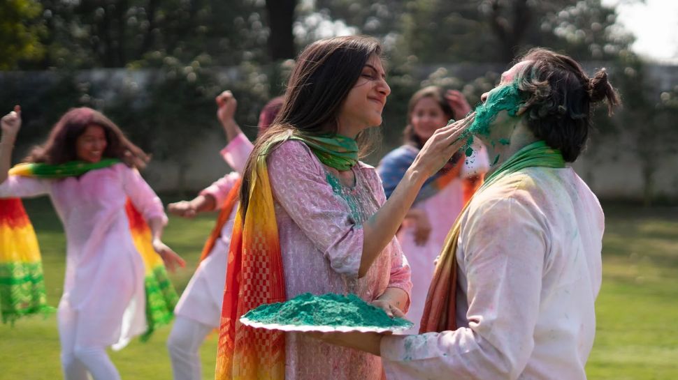 Do Me A Favour, Let's Play Holi! Skincare Tips To Follow Pre And Post Festival Of Colours - Dermatologist Speaks Do Me A Favour, Let's Play Holi! Skincare Tips To Follow Pre And Post Festival Of Colours - Dermatologist Speaks