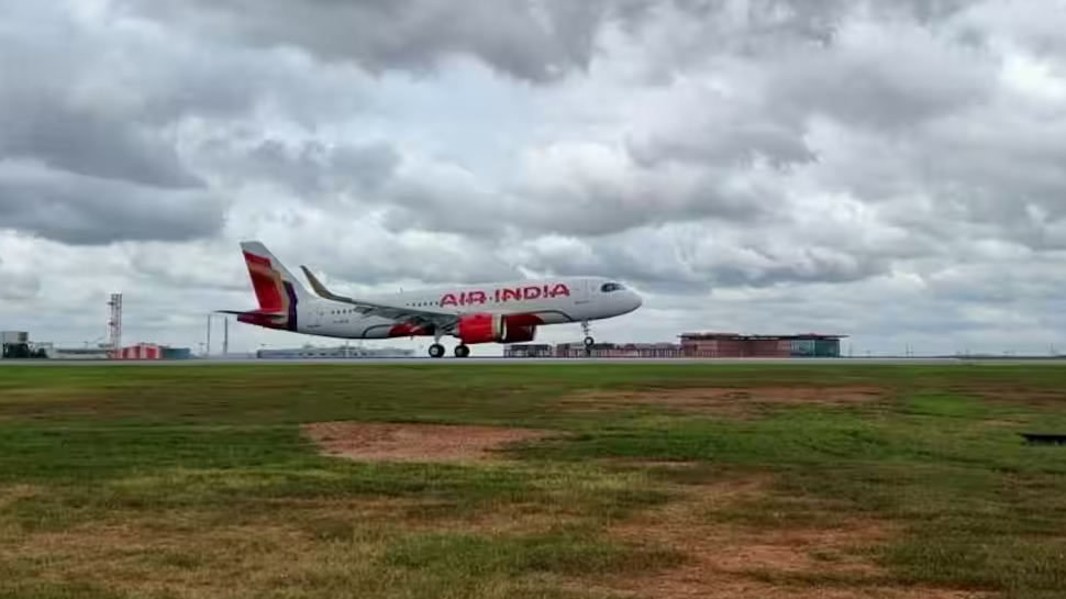 New York-Bound Air India Flight Returns To Mumbai After Bomb Threat New York-Bound Air India Flight Returns To Mumbai After Bomb Threat