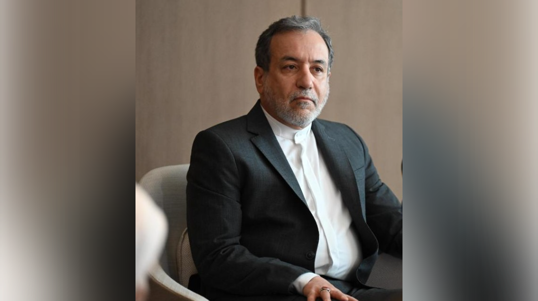 Iranian Foreign Minister Receives Trump's Letter On Nuke Negotiations From UAE's Envoy Iranian Foreign Minister Receives Trump's Letter On Nuke Negotiations From UAE's Envoy