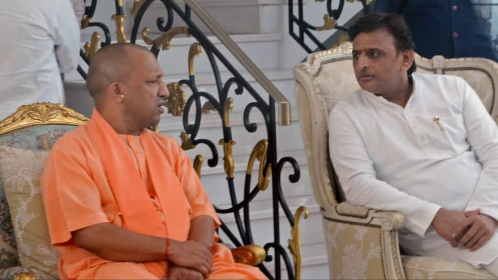 UP CM Is Tees Maar Khan: Akhilesh Yadav Slams Yogi Adityanath Over Holi-Namaaz Row