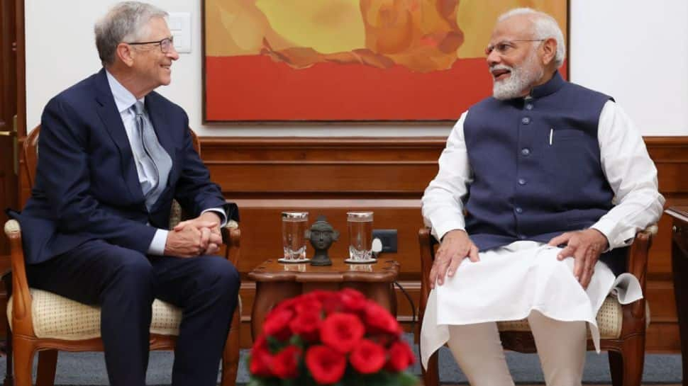 Bill Gates Explores AI-Driven ‘Viksit Bharat’ Strategy Room At NITI Aayog