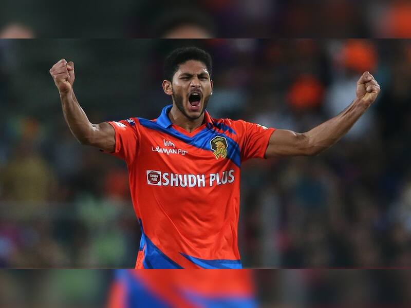 Basil Thampi (2017) – Gujarat Lions