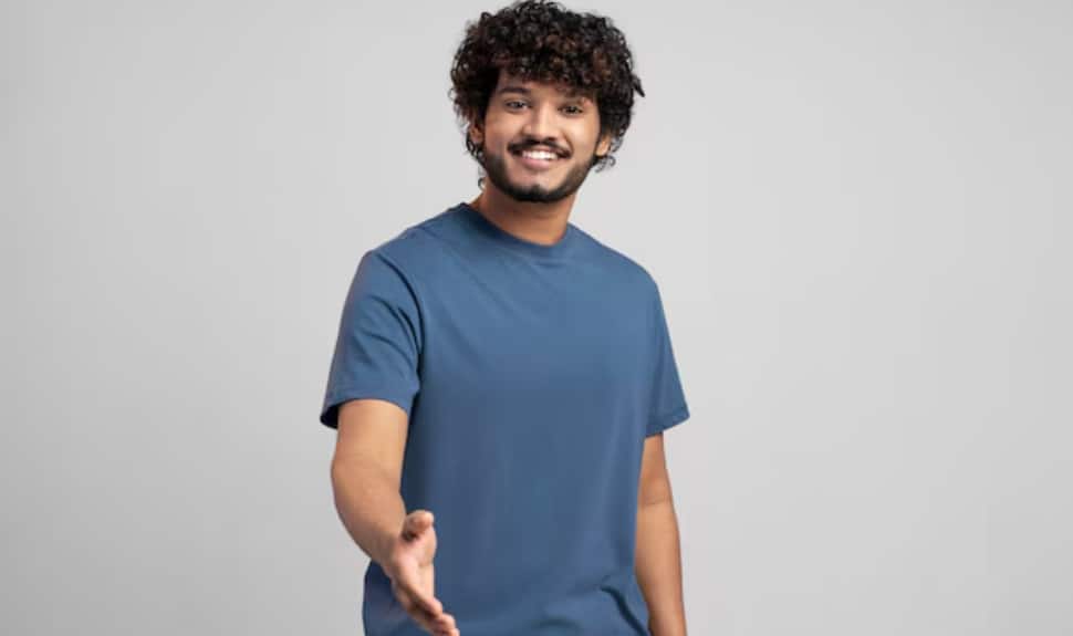 The Best Men's Casual T-Shirts to Buy This Season: Comfort and Style Integrated