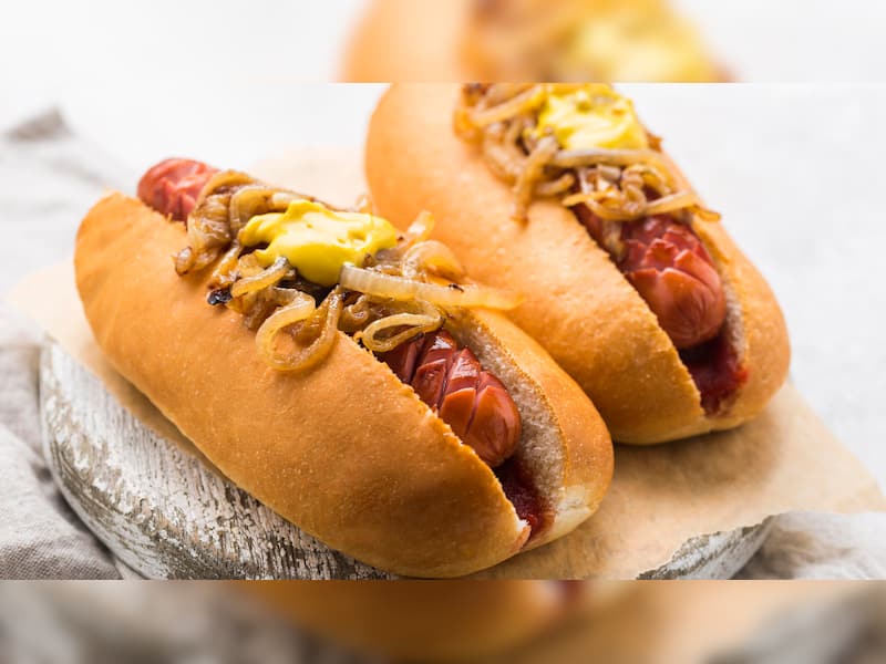 Hotdogs & Iceland- A Love Story 