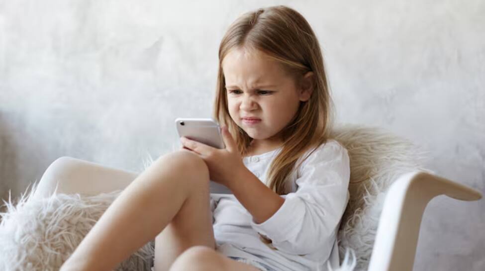 7 Day Digital Detox Challenge: How Cutting Screen Time Can Help You Reduce Anxiety And Improve Well-being