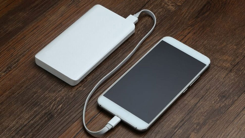 Items can't be brought into aircraft : Batteries, Power banks and other electronic items