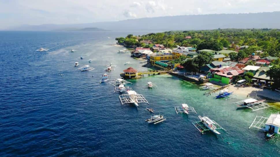 Bohol Provincial Capitol Park - Philippines