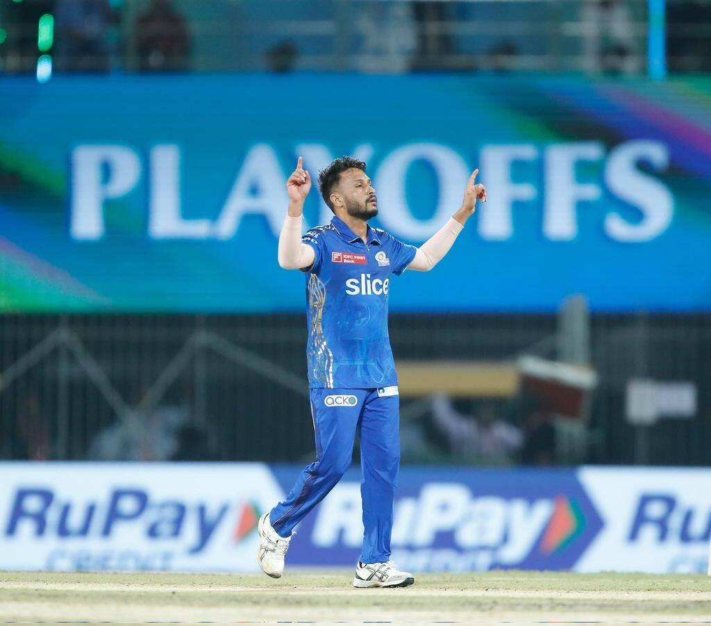 9. Mumbai Indians and Gujarat Titans Struggle to Find Form