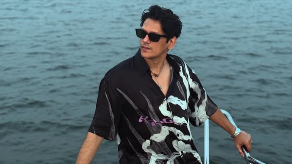 Cruise-Ready in Monochrome Prints