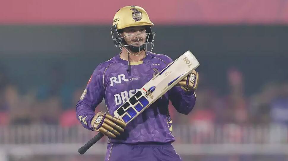 Quinton de Kock (KKR) – 101 Runs