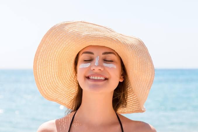 Essential Guide to Sunscreens: Protection, Benefits, and Skin Health Essential Guide to Sunscreens: Protection, Benefits, and Skin Health