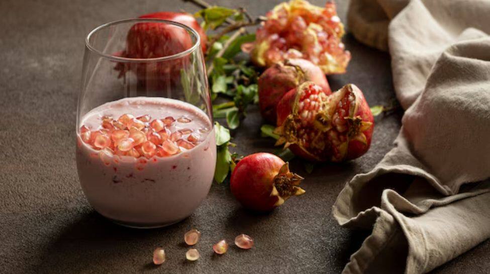 Strawberry & Pomegranate Smoothie