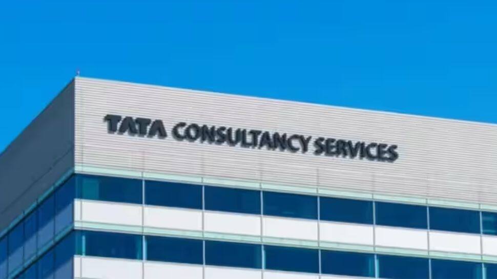 TCS Clocks Nearly 2% Drop In Q4 Profit, Announces Rs 30 Final Dividend TCS Clocks Nearly 2% Drop In Q4 Profit, Announces Rs 30 Final Dividend