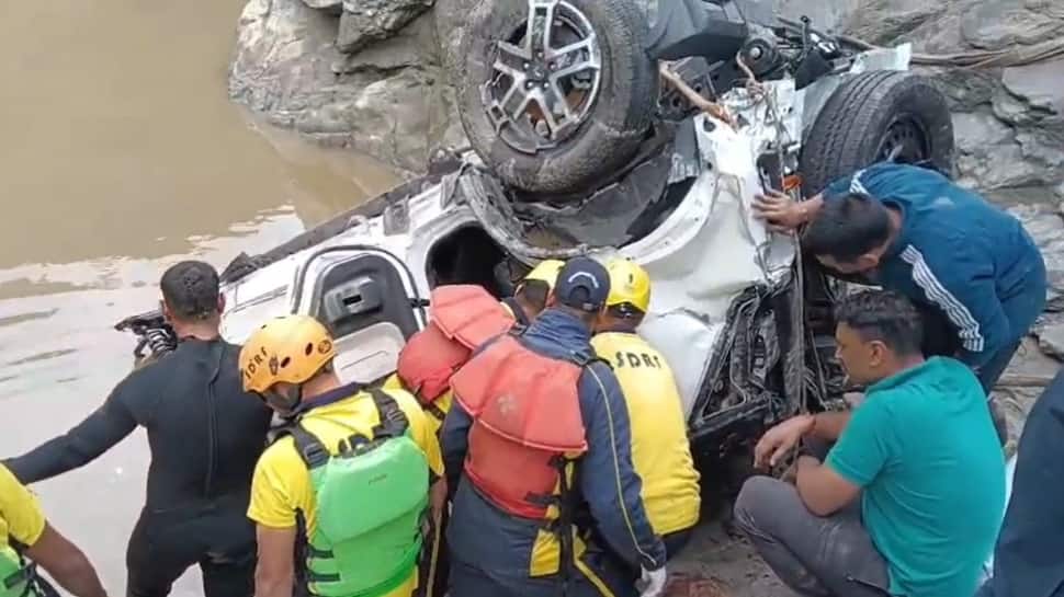 Five Of Family Including Couple, Two Children Drown After SUV Falls ...