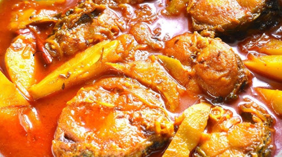 Kancha Aam Diye Mangsho (Mutton with Raw Mango)