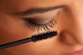 Lash Lift in a Swipe – The Magic of Mascara