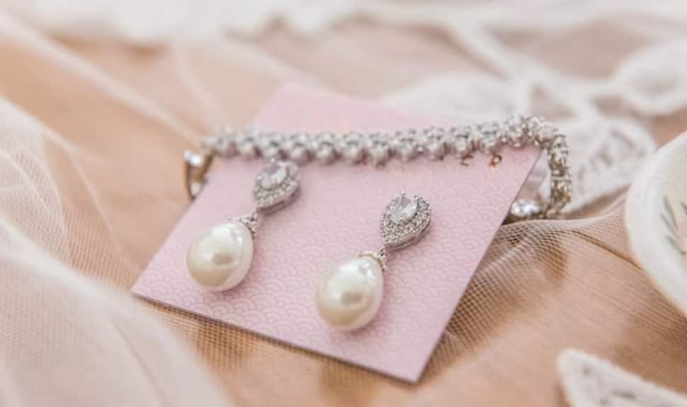 Dazzle with Elegance: Best Women’s Earrings to Elevate Your Style
