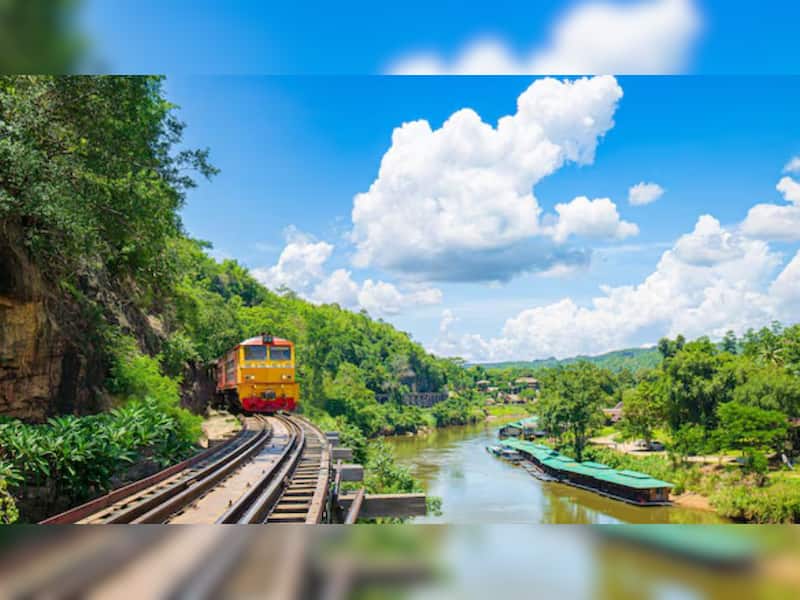 World’s 7 Most Dangerous Train Journeys | News | Zee News
