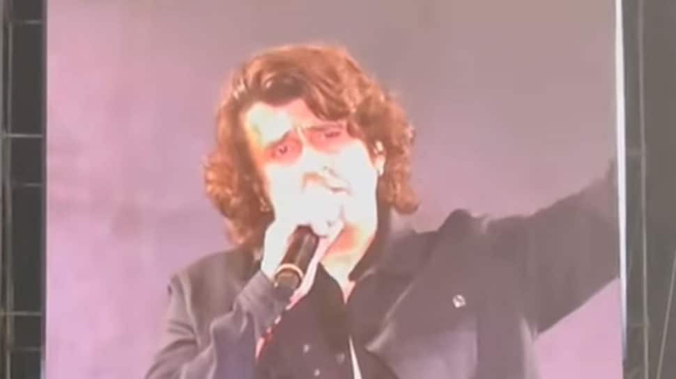 Sonu Nigam Gets Irked By Fan's Request To Sing In Kannada At Bengaluru, Says 'Yahi Kaaran Hai Pahalgam Mein Jo Hua'