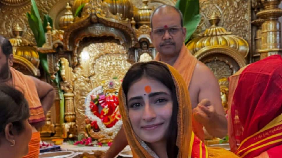 Palak Tiwari Visits Siddhivinayak Temple, Seeks Bappa's Blessings After ‘The Bhootnii’ Release