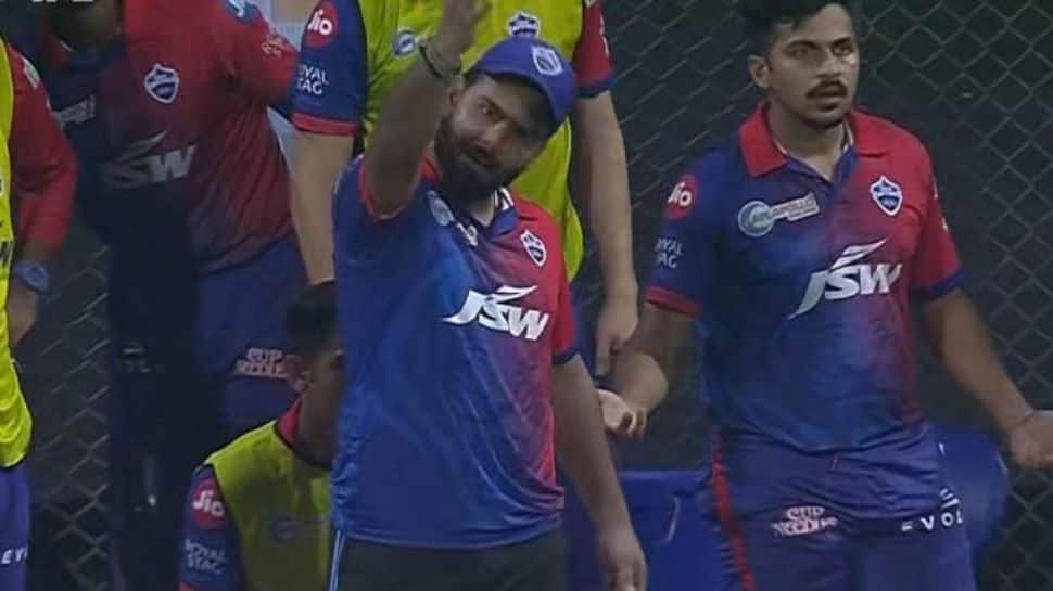 Rishabh Pant vs Umpires