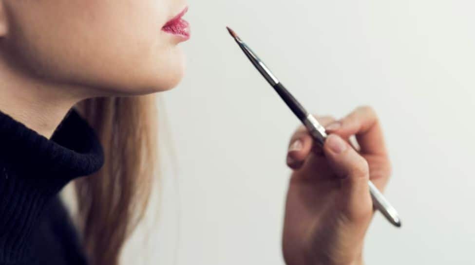 Minimalist Makeup: Effortless Beauty For Warmer Days