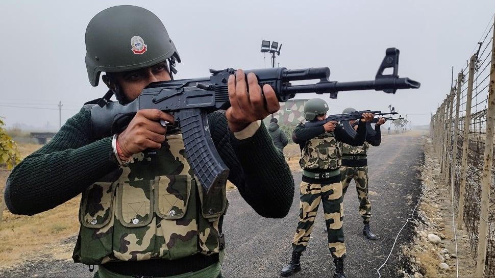 Pakistan Continues Ceasefire Violations For 10th Day, Indian Army Retaliates Along LoC Pakistan Continues Ceasefire Violations For 10th Day, Indian Army Retaliates Along LoC