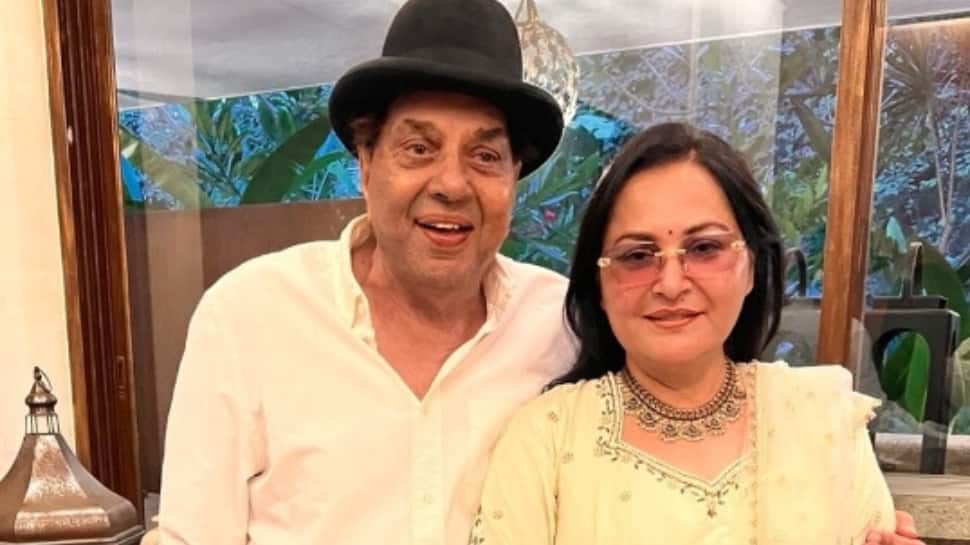 Dharmendra Meets His 'Lovely Co-Star' Jaya Prada: 'Extremely Happy...'